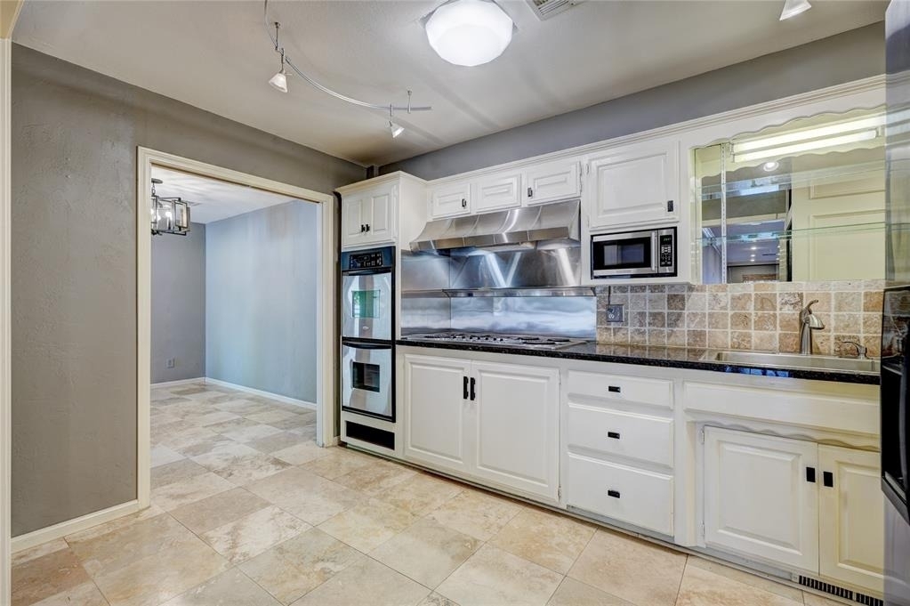 6325 Glenbrook Court - Photo 18
