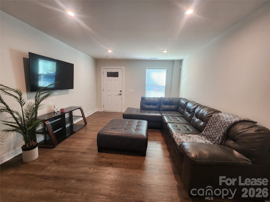 154 Stella Lane - Photo 1