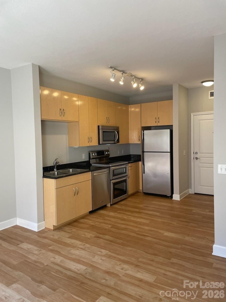 1320 Fillmore Avenue - Photo 2