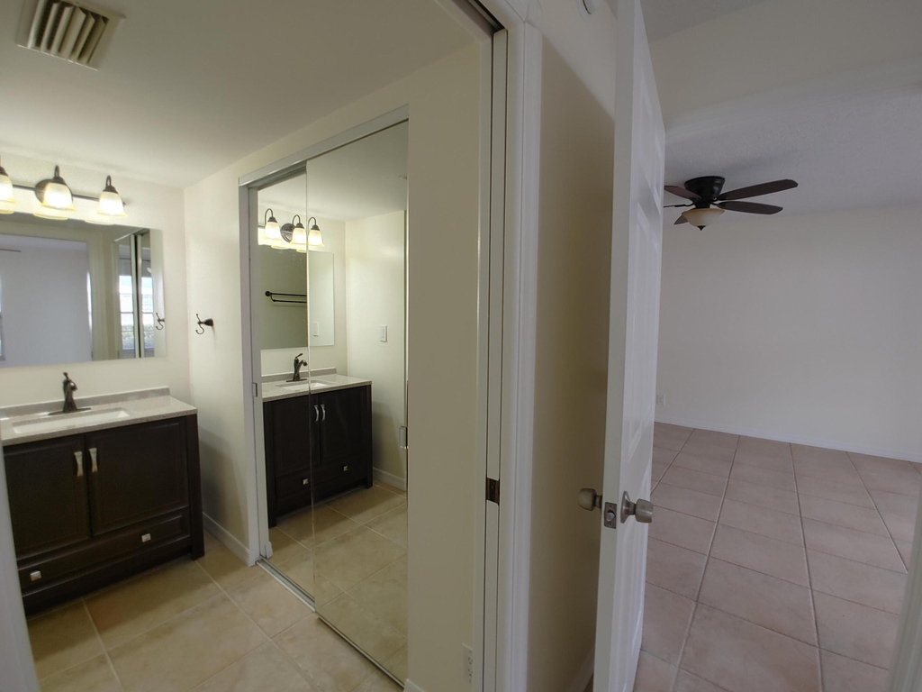 801 Se Central Parkway - Photo 10