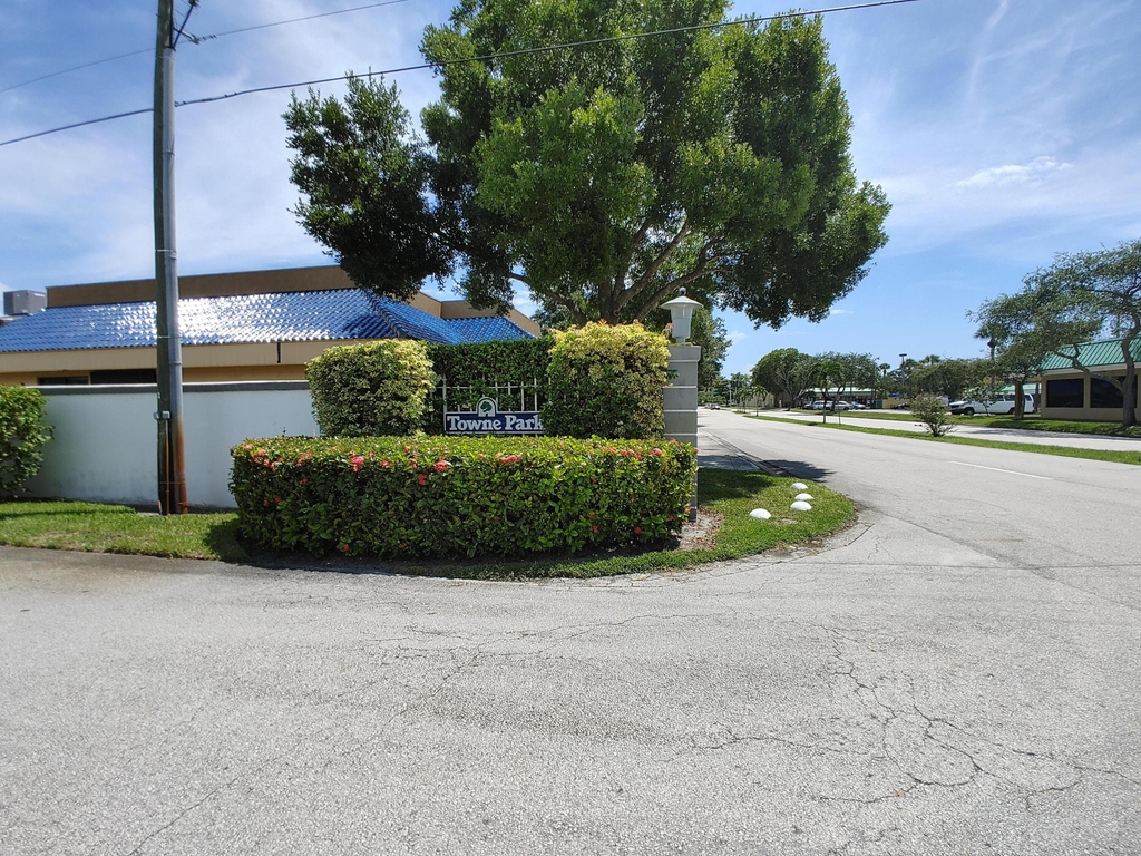 801 Se Central Parkway - Photo 2