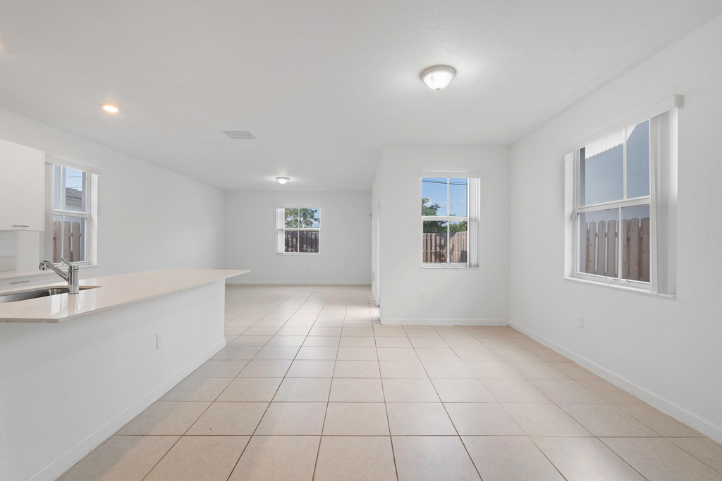 2405 Nw 131st Circle - Photo 6