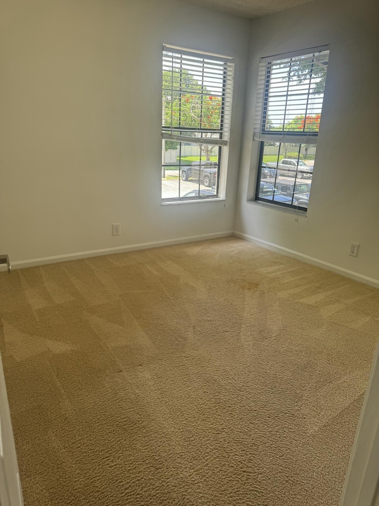 2650 Greenwood - Photo 3
