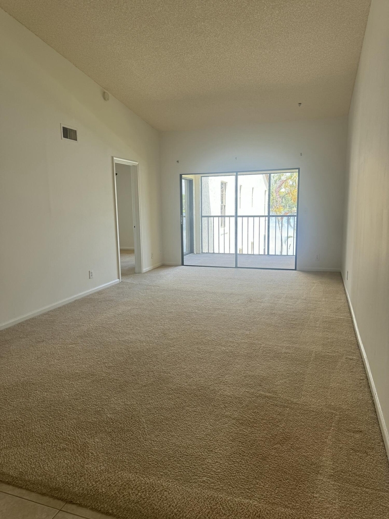 2650 Greenwood - Photo 2