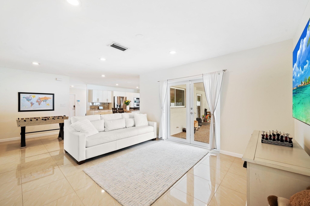 6101 Sw 9th Street - Photo 4