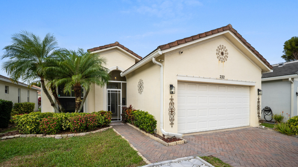 222 Sw Manatee Springs Way - Photo 0
