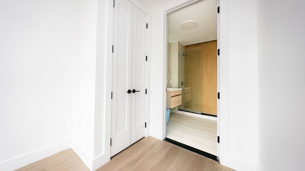 649 Hart Street - Photo 6