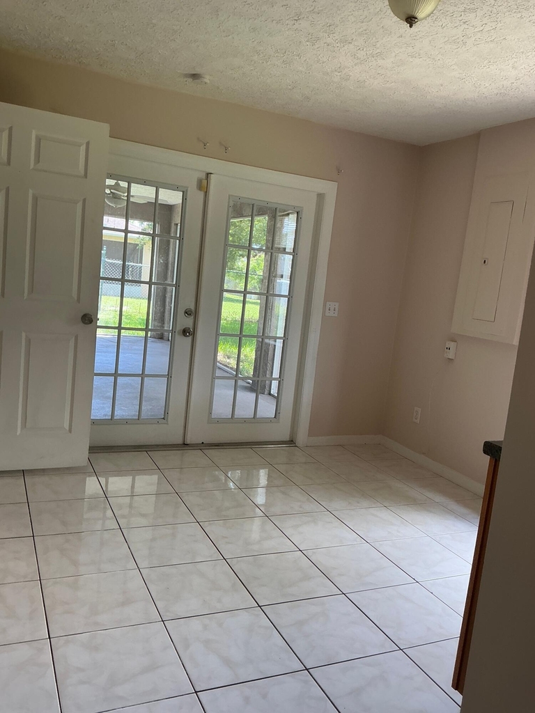 2242 Se Master Avenue - Photo 8
