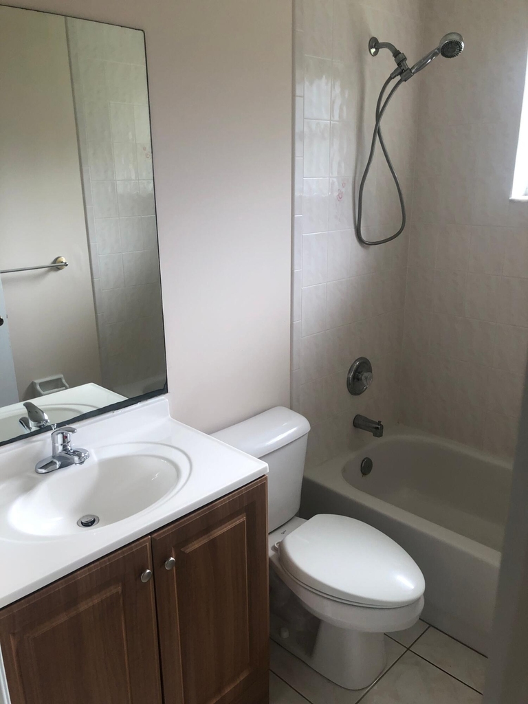 2242 Se Master Avenue - Photo 10