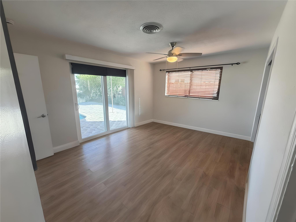 730 Se 3rd Terrace - Photo 10