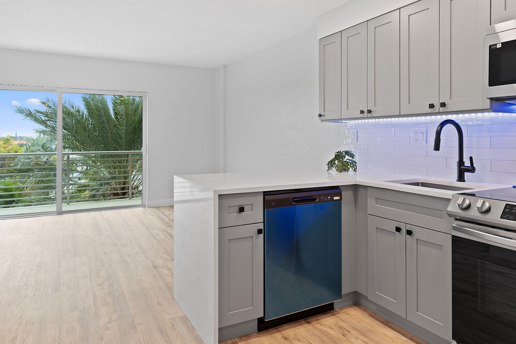 2900 Ne 30th Street - Photo 10
