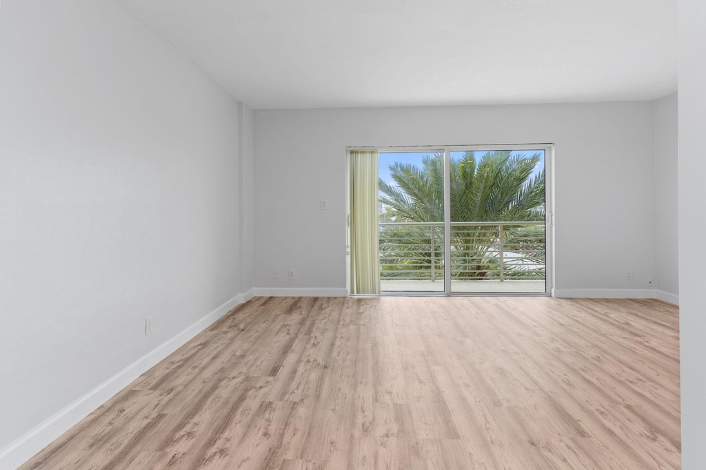 2900 Ne 30th Street - Photo 5