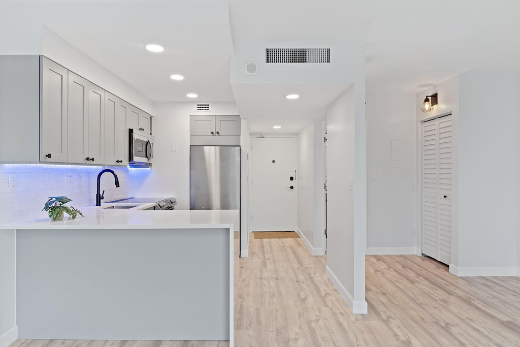 2900 Ne 30th Street - Photo 15
