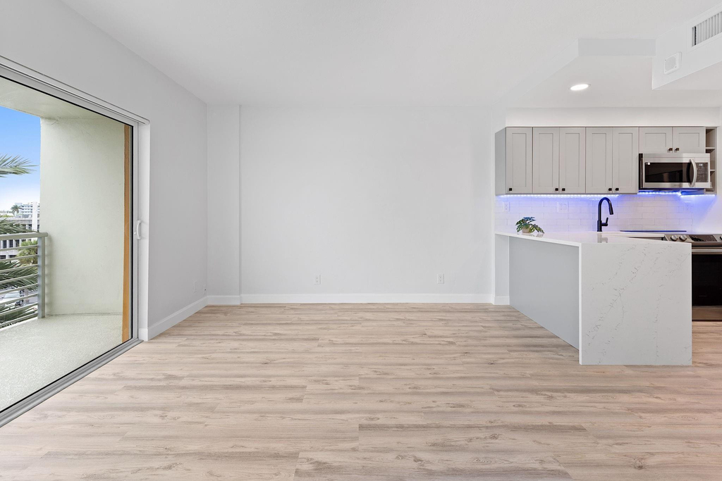 2900 Ne 30th Street - Photo 8