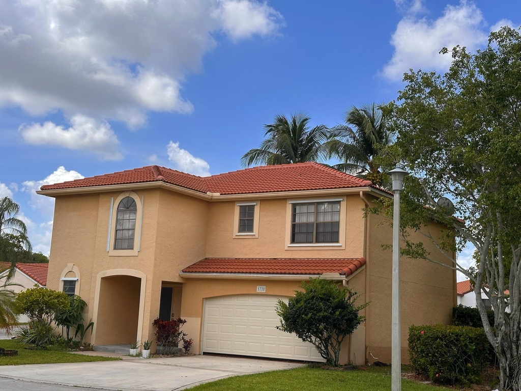 1728 Shoreside Circle - Photo 1