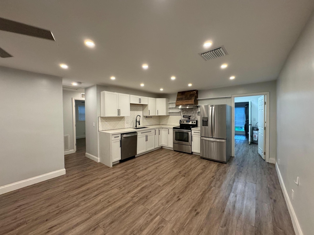 9422 Sw 51st Street - Photo 0