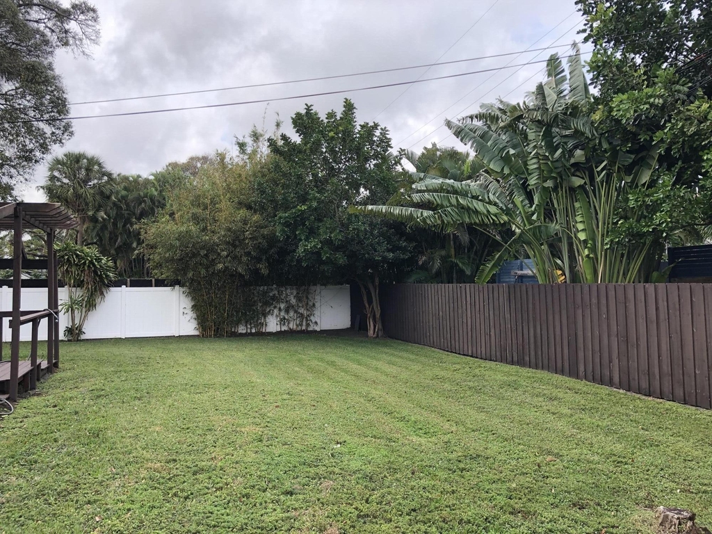 61 Nw 35th Street - Photo 23