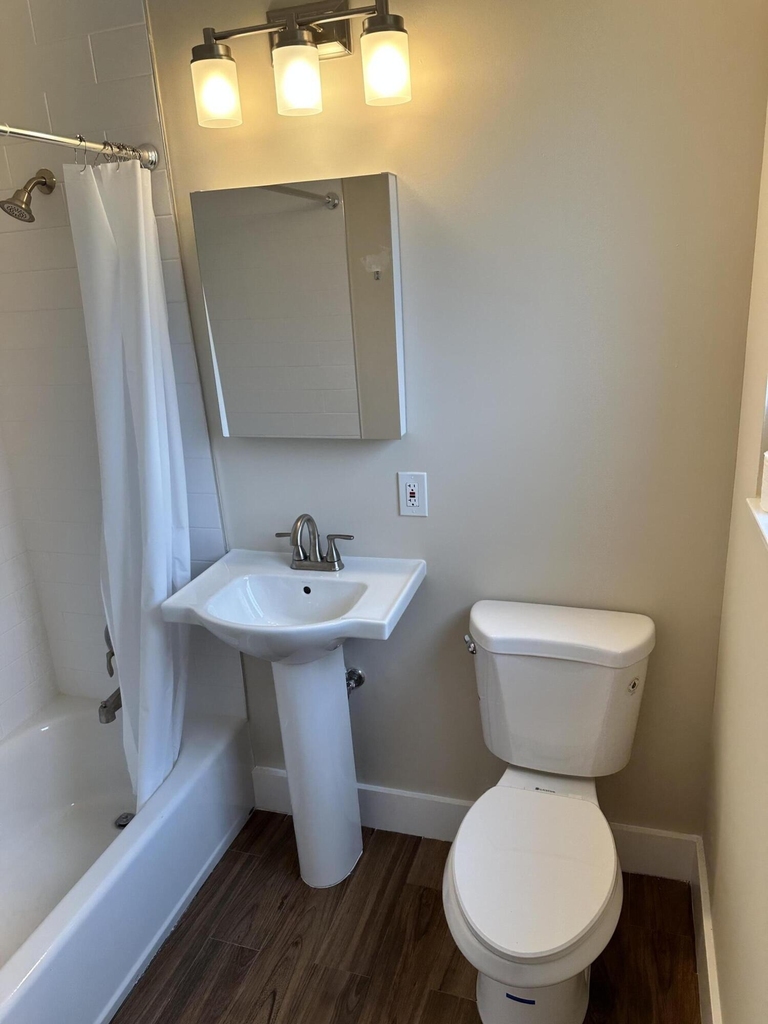 61 Nw 35th Street - Photo 10