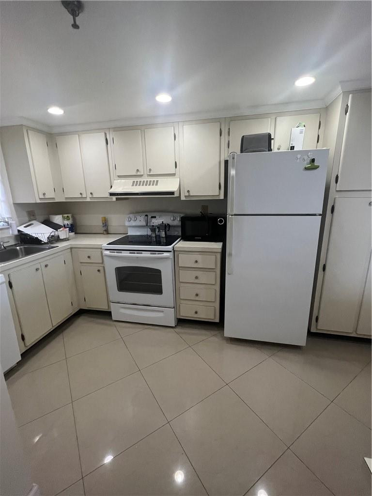 3001 W Rolling Hills Circle - Photo 2
