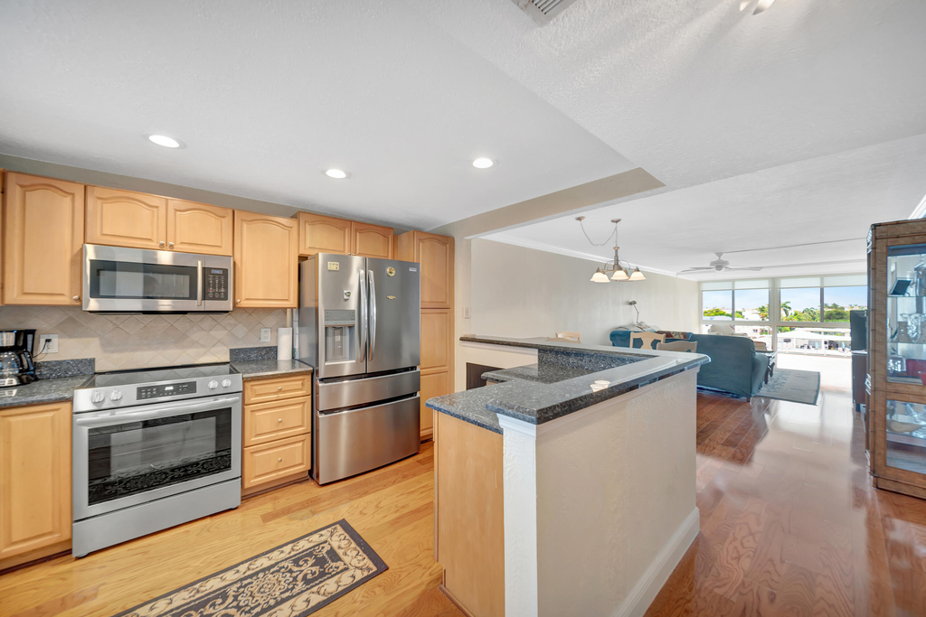 3100 Ne 49 Street - Photo 0