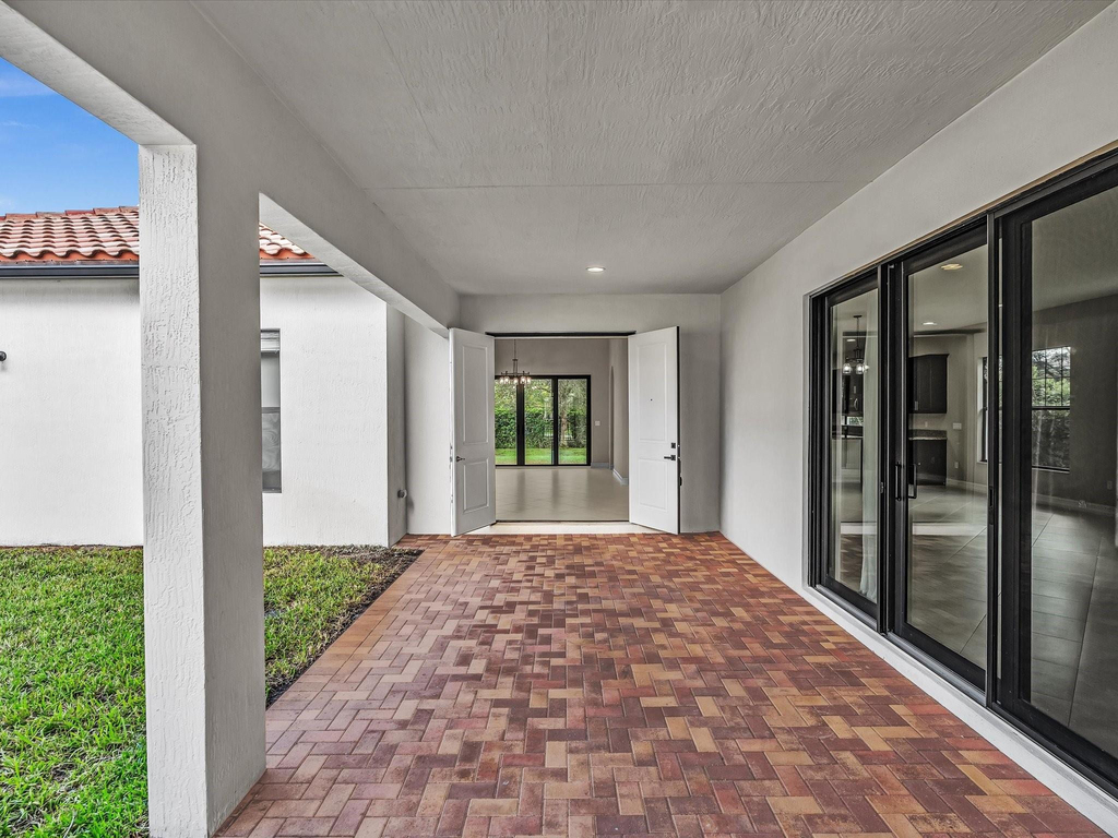 10630 Sw 55th Street - Photo 3