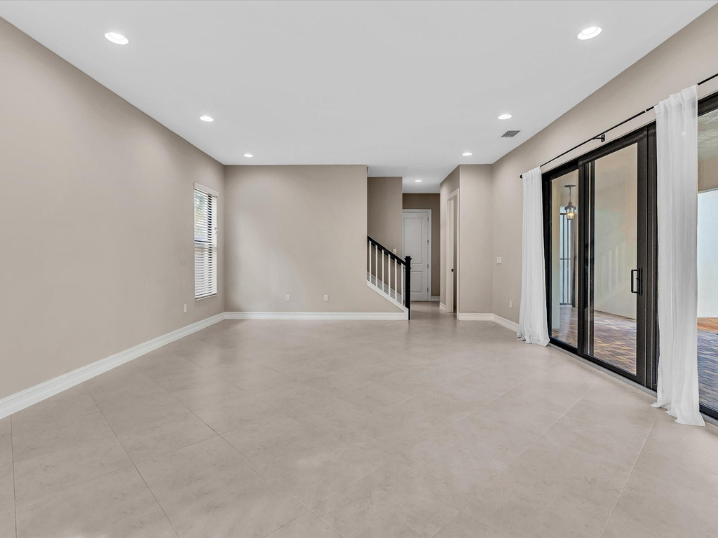 10630 Sw 55th Street - Photo 9