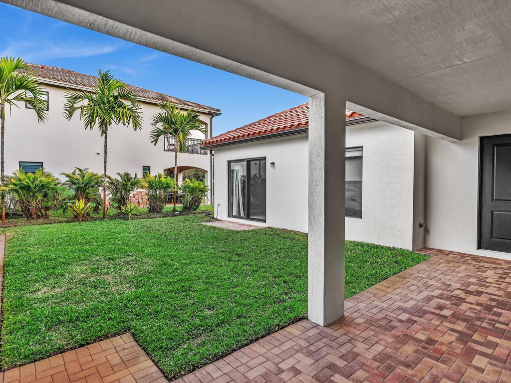 10630 Sw 55th Street - Photo 2