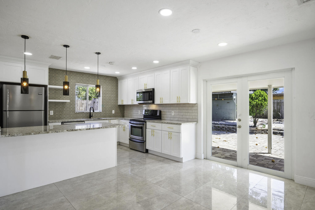 2100 N Seacrest Boulevard - Photo 7