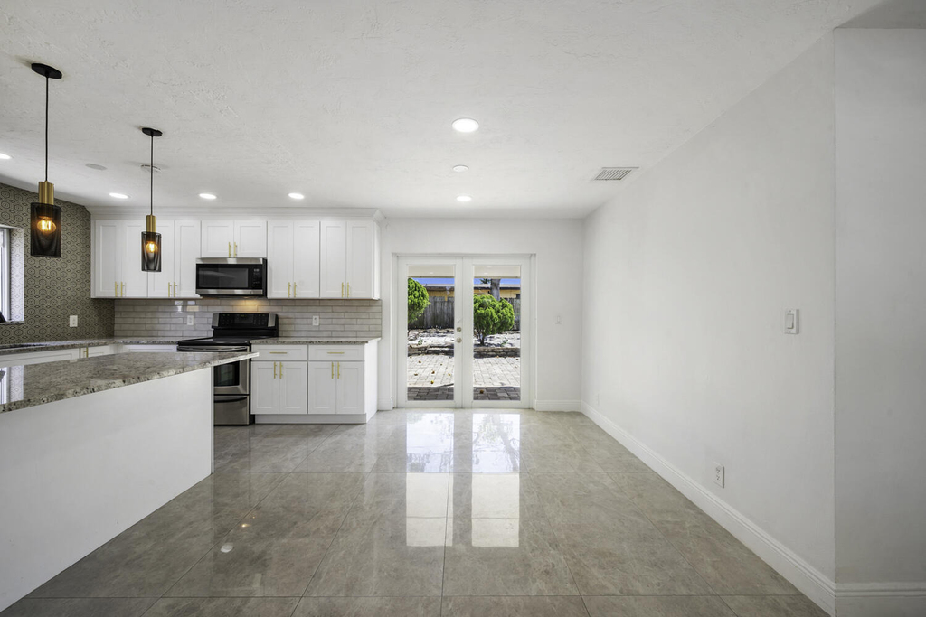 2100 N Seacrest Boulevard - Photo 6