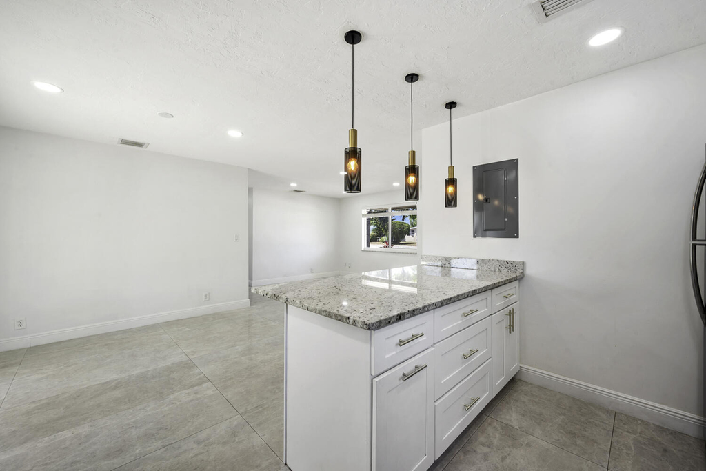 2100 N Seacrest Boulevard - Photo 10