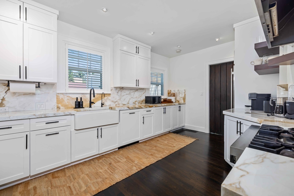 511 32nd Street - Photo 9