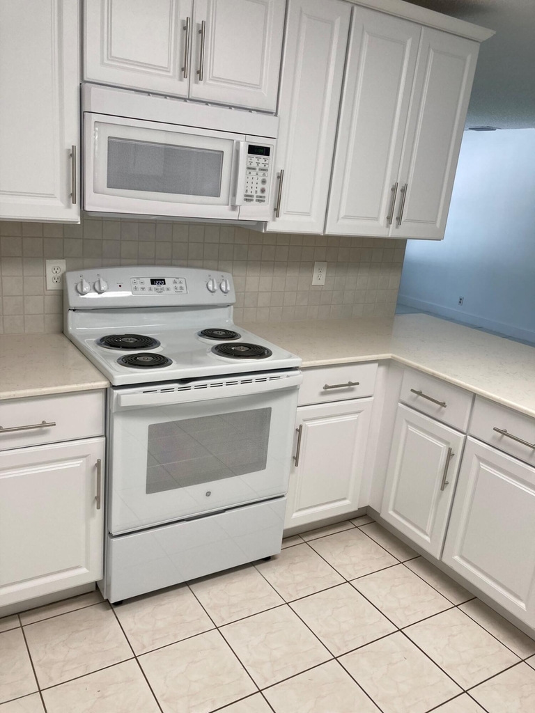 9627 Se Crest Court - Photo 8