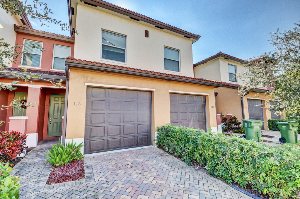 120 Williams Court - Photo 0
