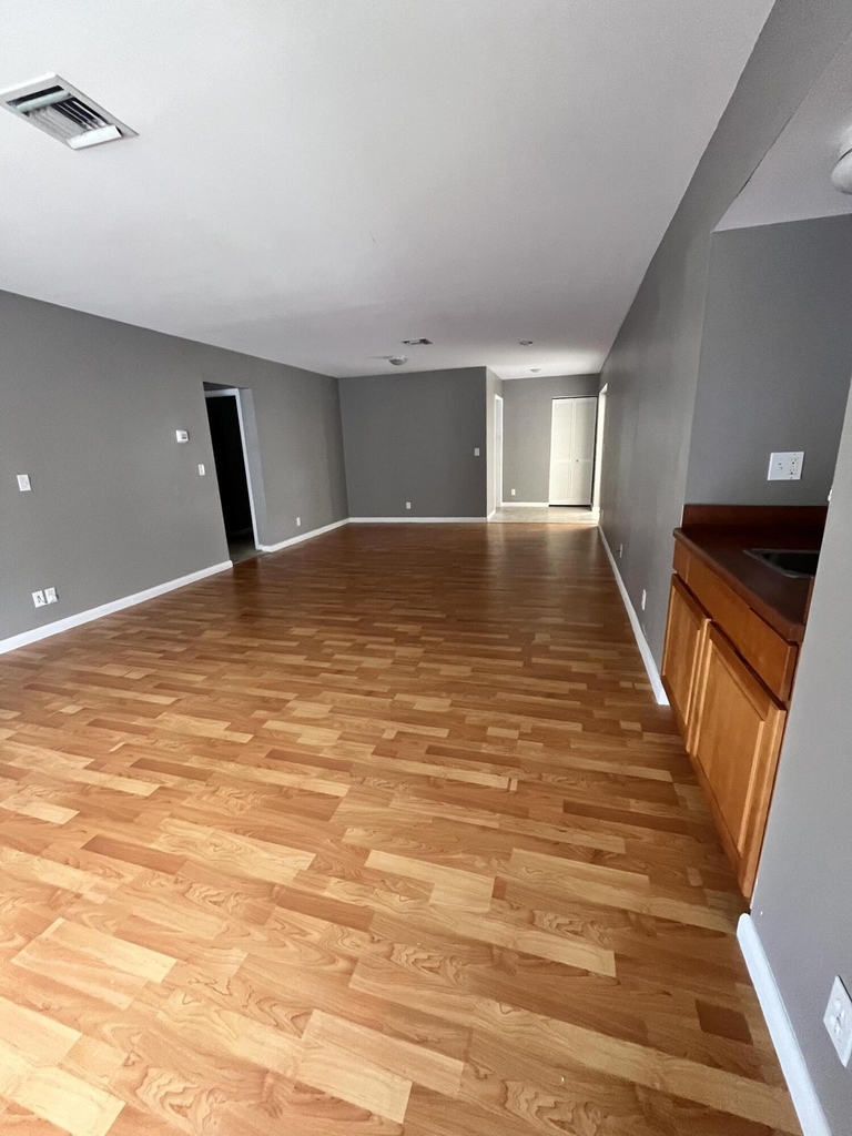 1700 Presidential Way - Photo 7
