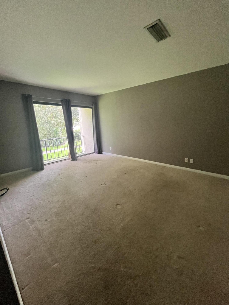 1700 Presidential Way - Photo 10