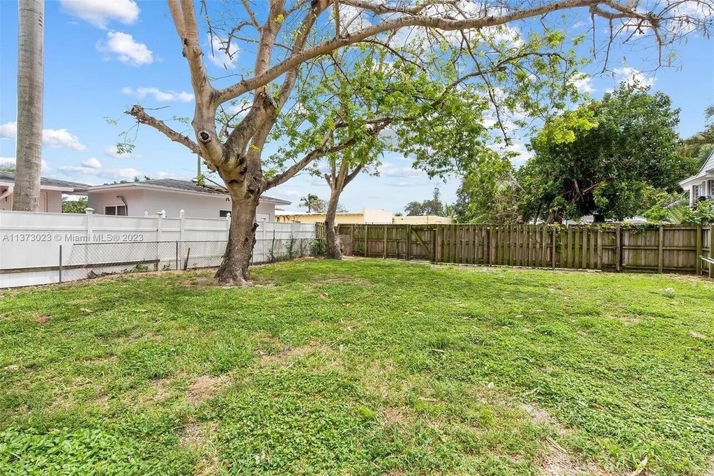 2434 Mckinley Street - Photo 3