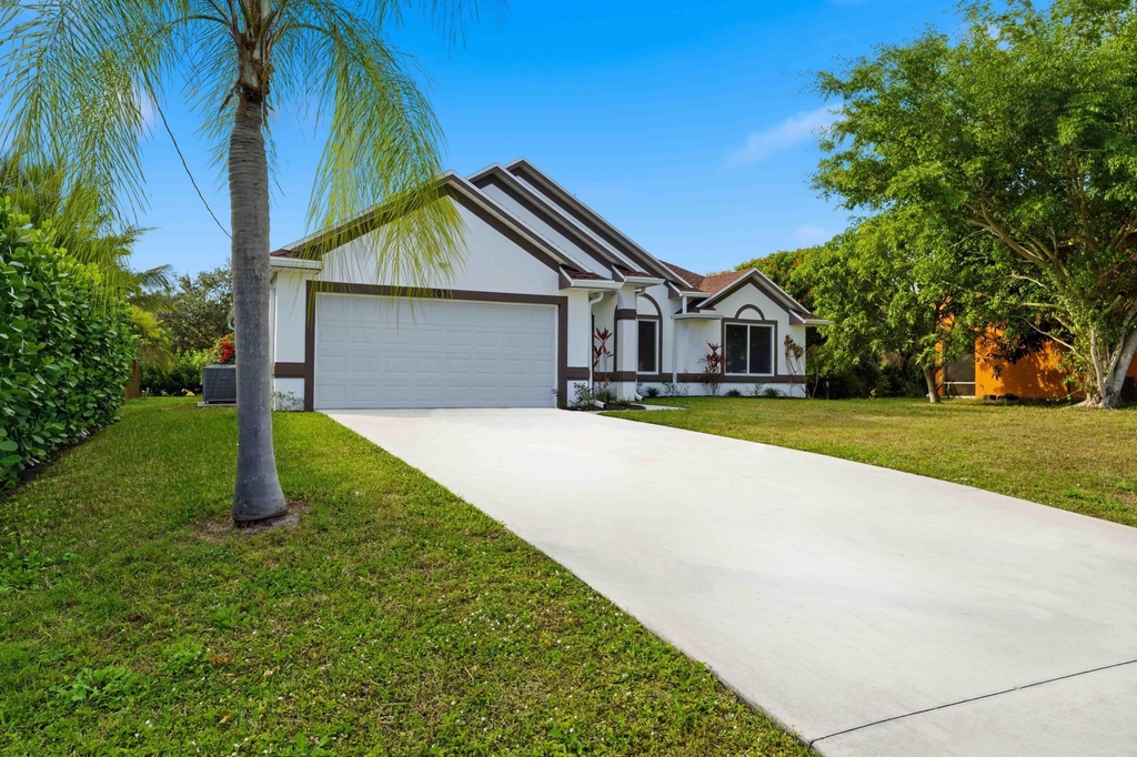 3031 Se Galt Circle - Photo 2