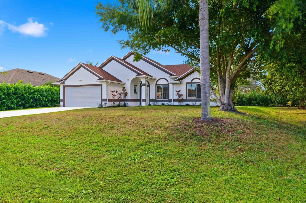 3031 Se Galt Circle - Photo 1