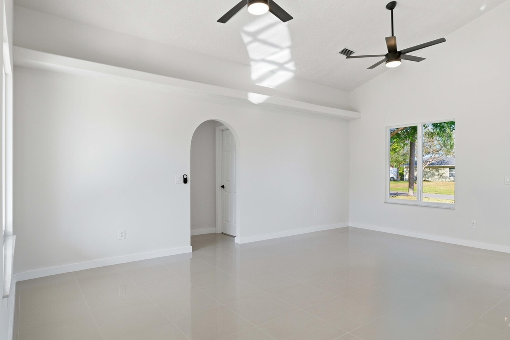 3031 Se Galt Circle - Photo 8