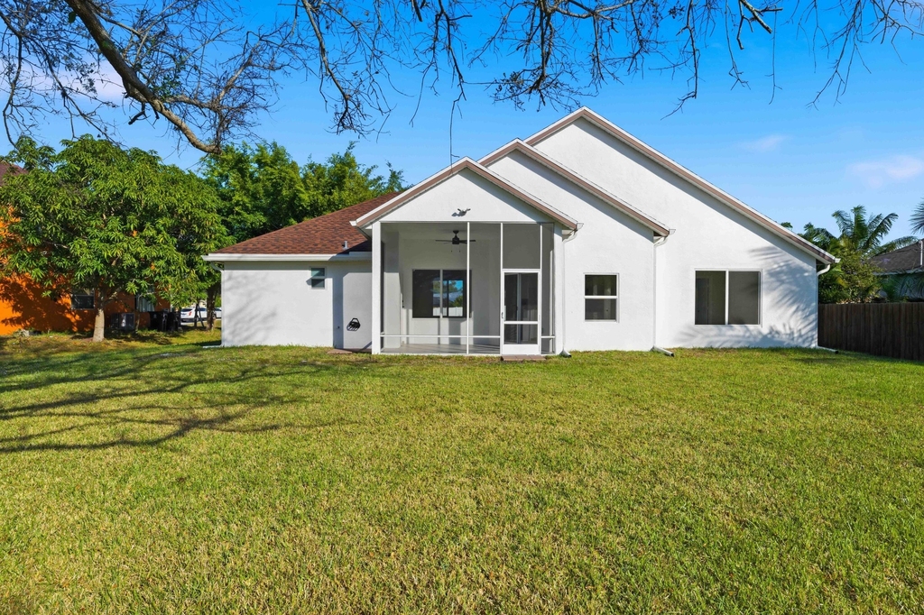 3031 Se Galt Circle - Photo 4