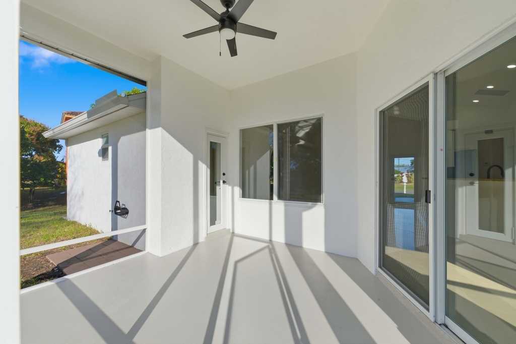 3031 Se Galt Circle - Photo 25