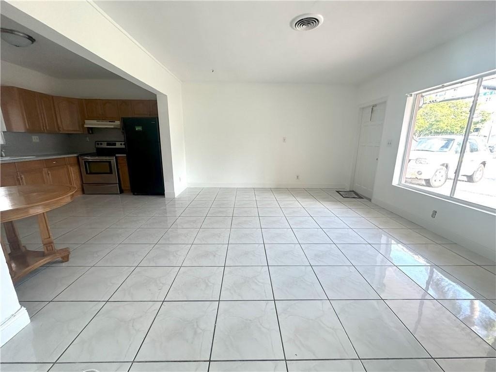 2928 N Ocean Boulevard - Photo 2