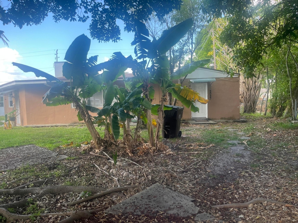2025 Delphia Street - Photo 0