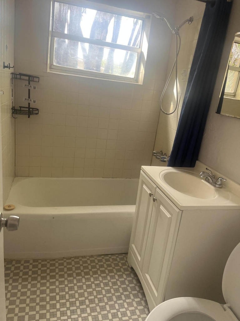 2025 Delphia Street - Photo 10