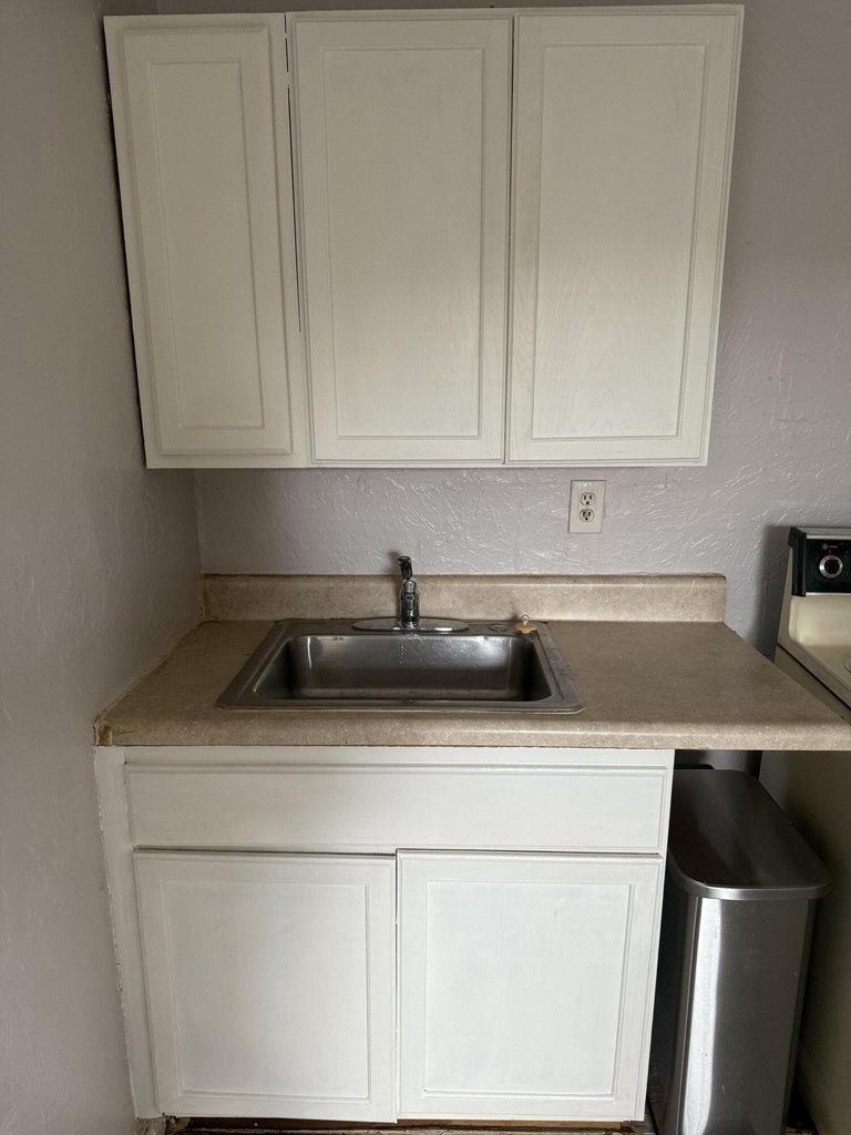 2025 Delphia Street - Photo 7