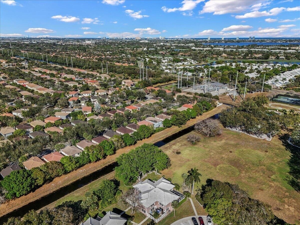 1945 Stratford Way - Photo 41