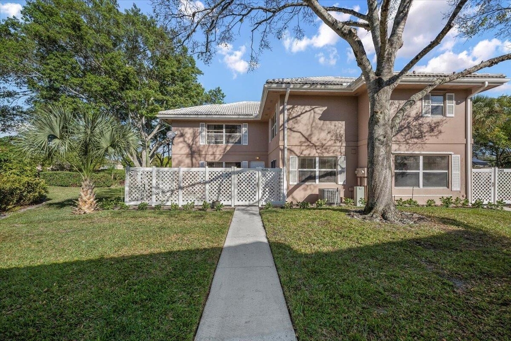 1945 Stratford Way - Photo 2