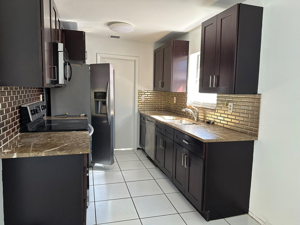 1705 Adams Street - Photo 1