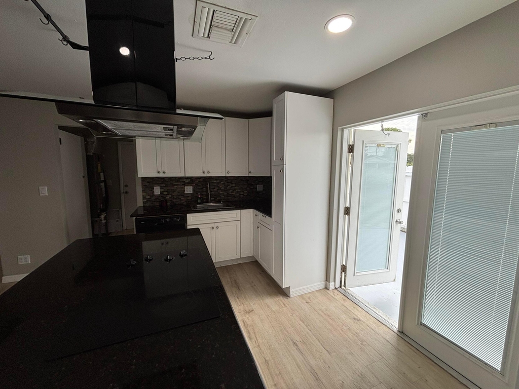 462 S Haverhill Road - Photo 8