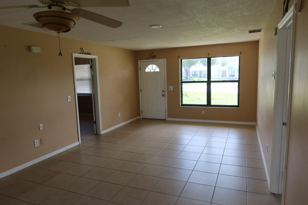 601 Se Polynesian Avenue - Photo 8